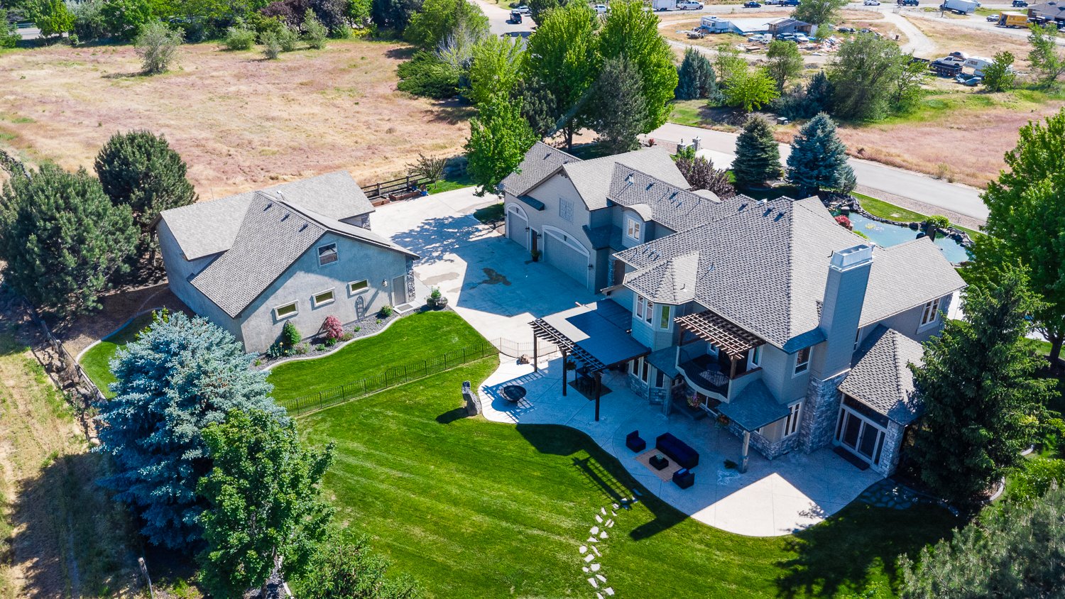 7982 S Old Farm Lane exterior — Iron Horse Estates, Meridian ID